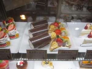 恵方巻ロールケーキ